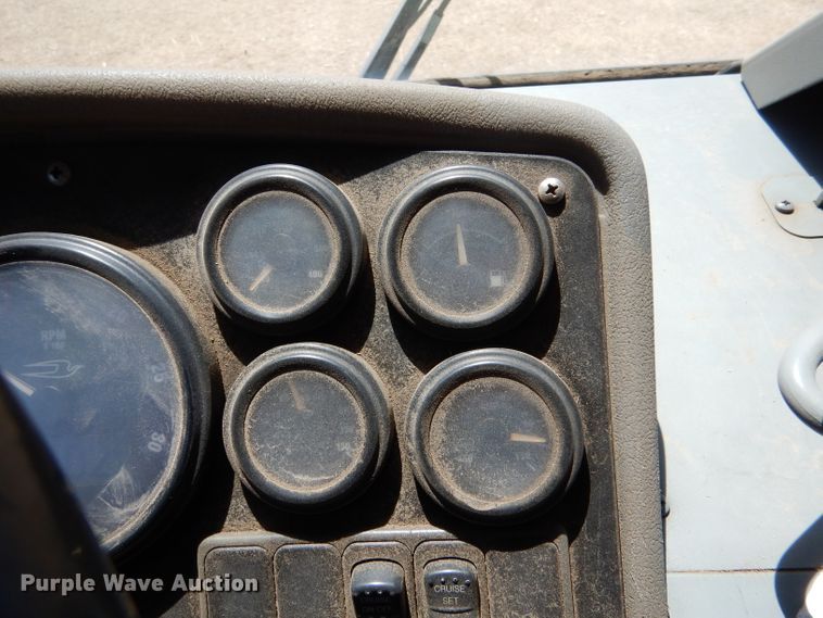 image for item LJ9887 2006 Blue Bird All American FE  school bus