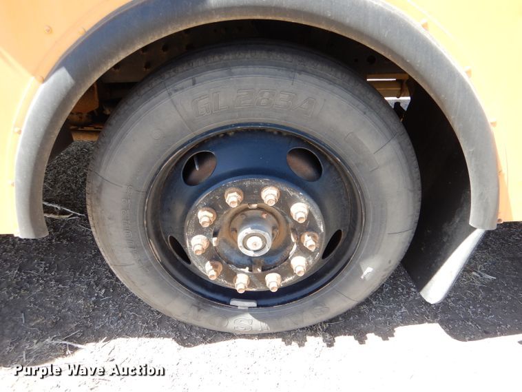 image for item LJ9887 2006 Blue Bird All American FE  school bus