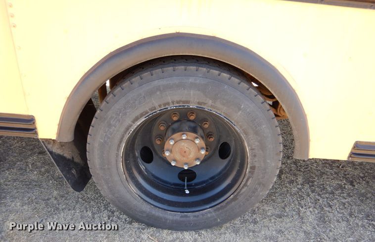 image for item LJ9887 2006 Blue Bird All American FE  school bus