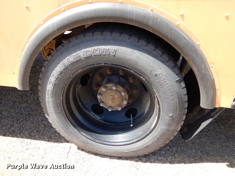 image for item LJ9887 2006 Blue Bird All American FE  school bus