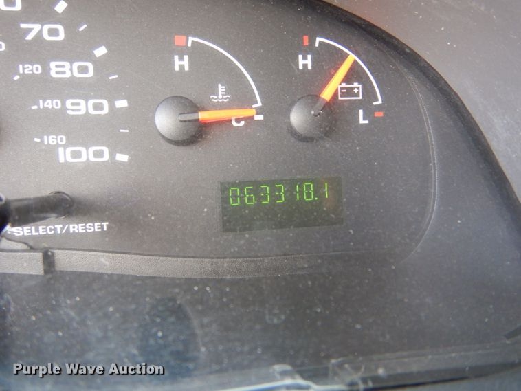 image for item LJ9928 2004 Ford E450  ambulance