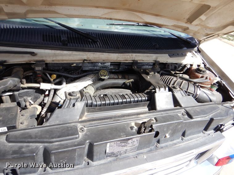 image for item LJ9928 2004 Ford E450  ambulance