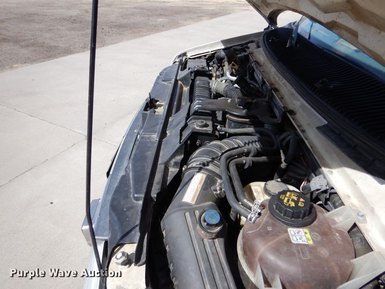 image for item LJ9928 2004 Ford E450  ambulance