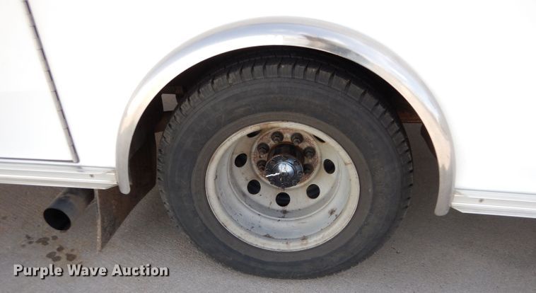 image for item LJ9928 2004 Ford E450  ambulance