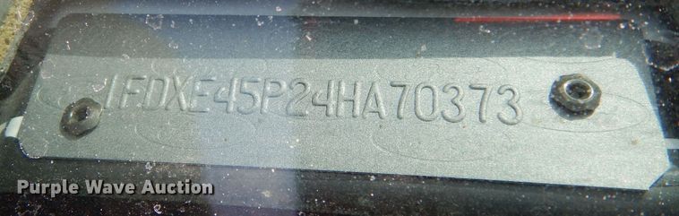 image for item LJ9928 2004 Ford E450  ambulance