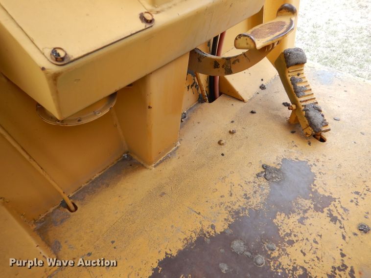 image for item LJ9946 1976 Huber F-1500M  rigid frame motor grader