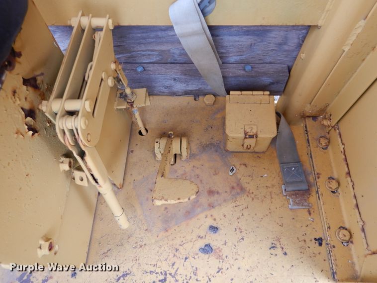 image for item LJ9946 1976 Huber F-1500M  rigid frame motor grader