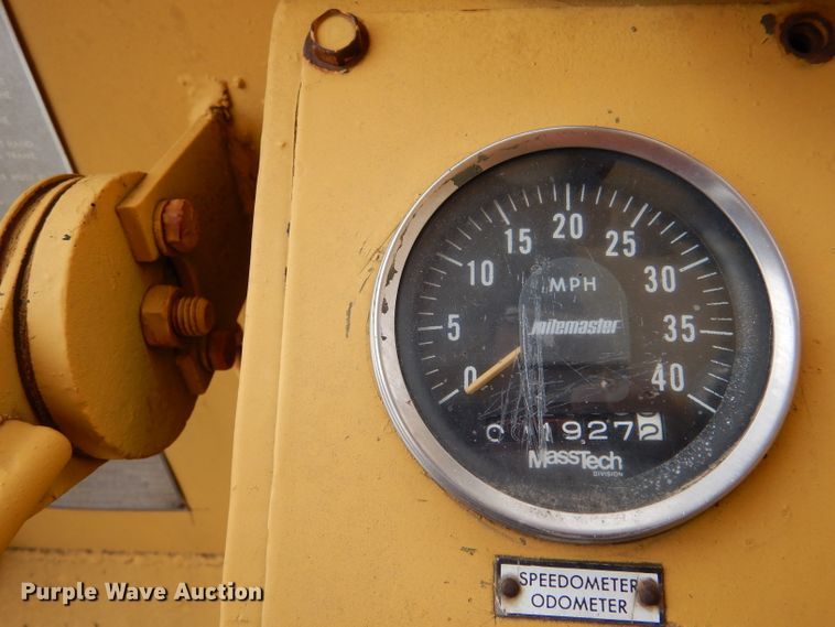 image for item LJ9946 1976 Huber F-1500M  rigid frame motor grader