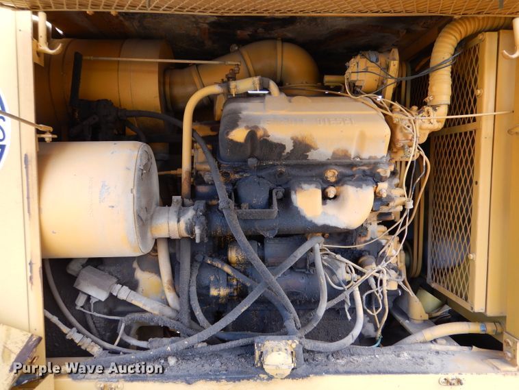 image for item LJ9946 1976 Huber F-1500M  rigid frame motor grader