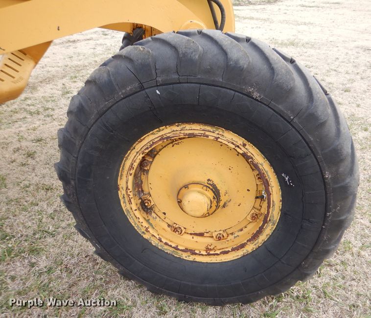 image for item LJ9946 1976 Huber F-1500M  rigid frame motor grader