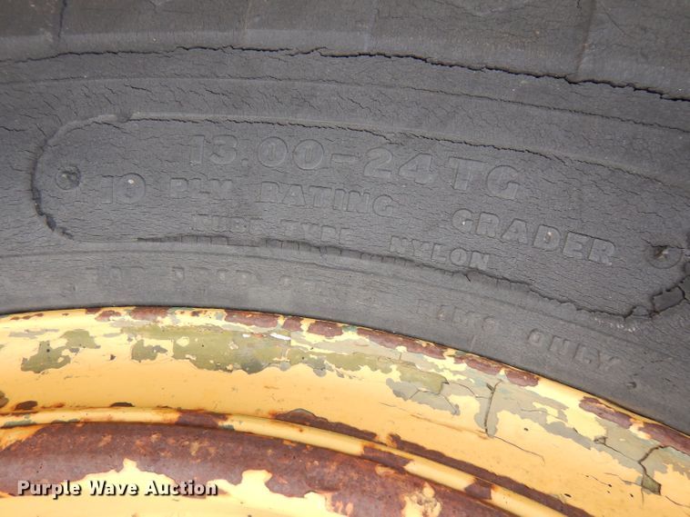 image for item LJ9946 1976 Huber F-1500M  rigid frame motor grader