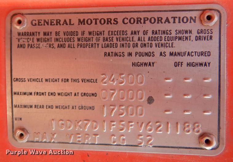 image for item LJ9947 1985 GMC Sierra 7000  oil distributor truck