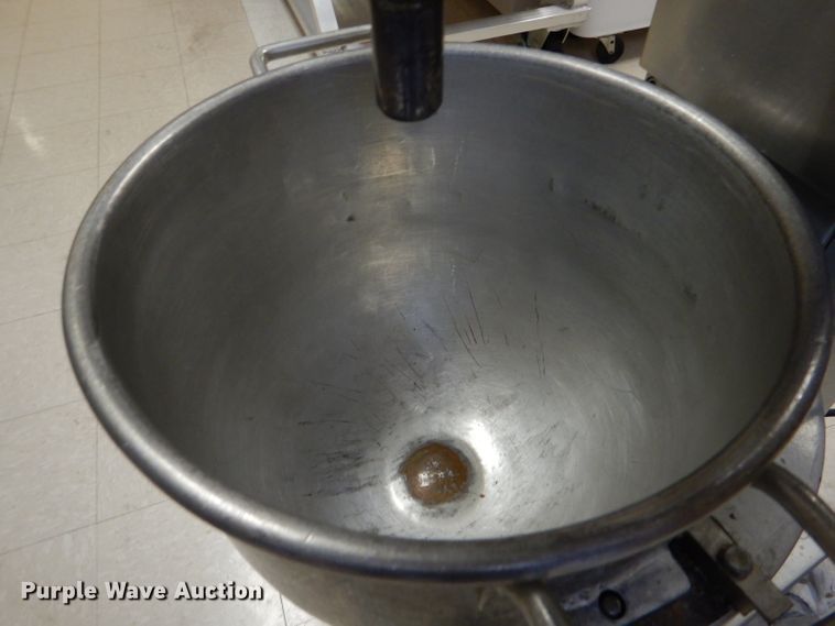 image for item LJ9949 Hobart D300  mixer