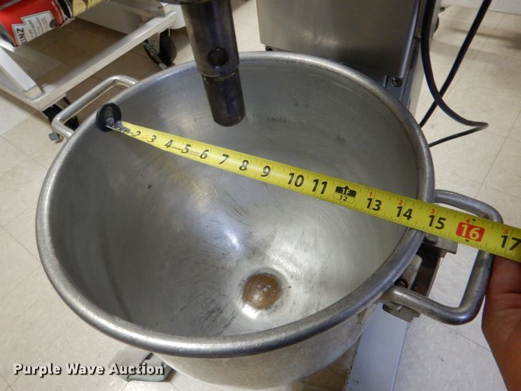 image for item LJ9949 Hobart D300  mixer