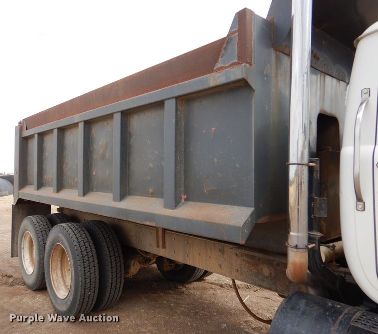 image for item LJ9955 1993 Mack RD690S  dump truck