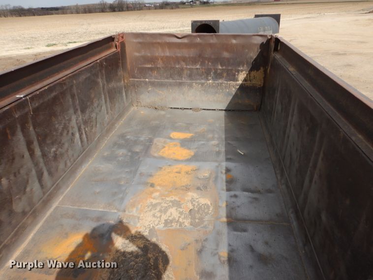 image for item LJ9955 1993 Mack RD690S  dump truck