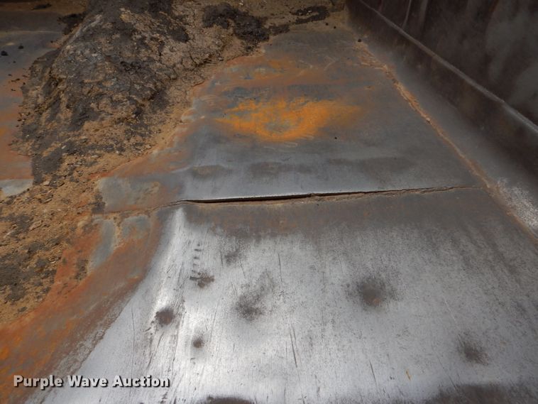 image for item LJ9955 1993 Mack RD690S  dump truck