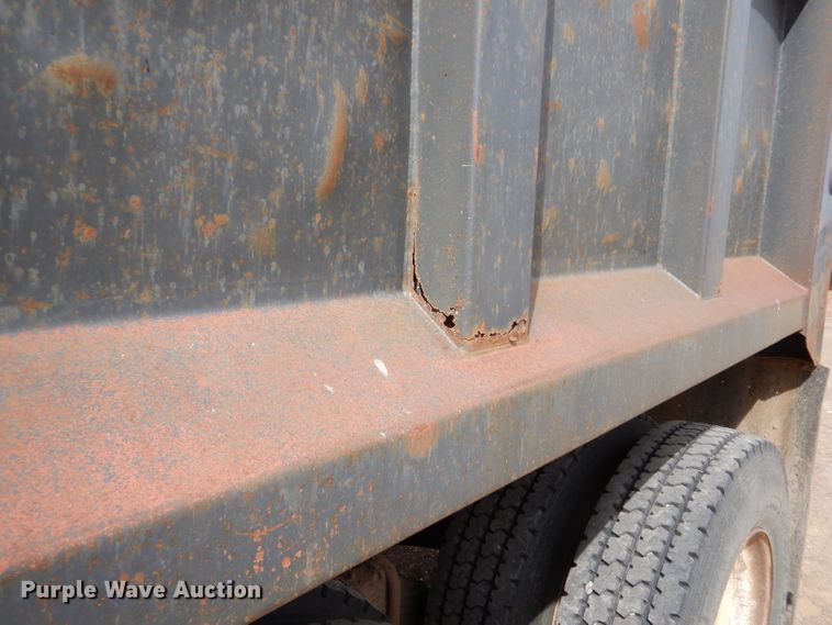 image for item LJ9955 1993 Mack RD690S  dump truck