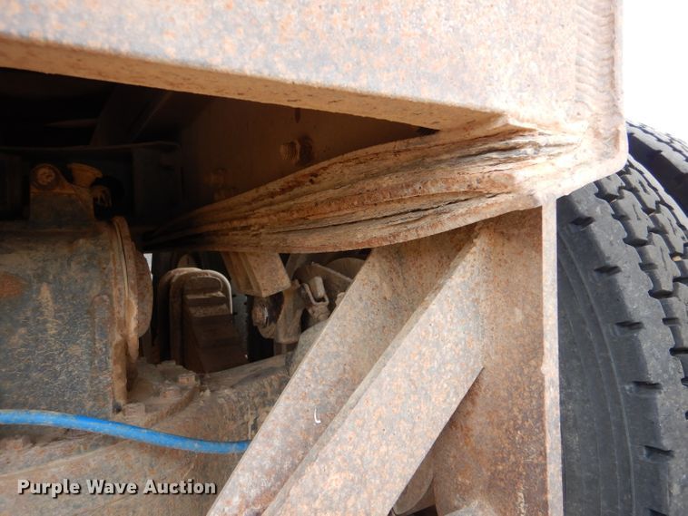 image for item LJ9955 1993 Mack RD690S  dump truck