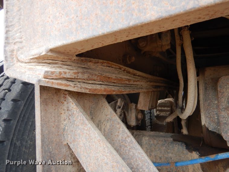 image for item LJ9955 1993 Mack RD690S  dump truck