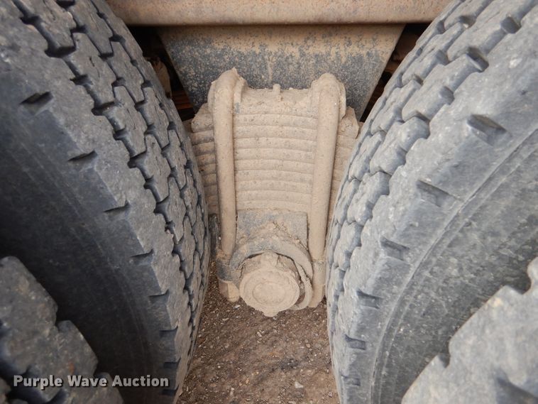 image for item LJ9955 1993 Mack RD690S  dump truck