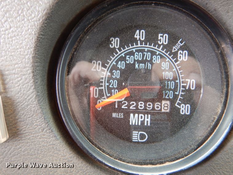 image for item LJ9955 1993 Mack RD690S  dump truck