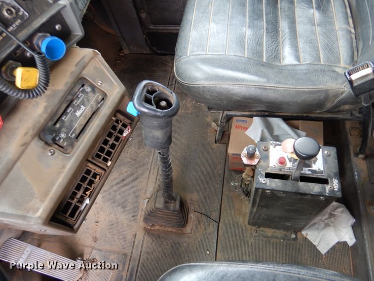 image for item LJ9955 1993 Mack RD690S  dump truck