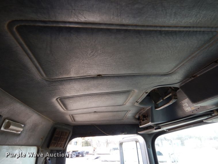 image for item LJ9955 1993 Mack RD690S  dump truck