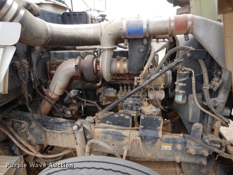 image for item LJ9955 1993 Mack RD690S  dump truck