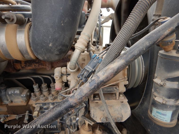 image for item LJ9955 1993 Mack RD690S  dump truck