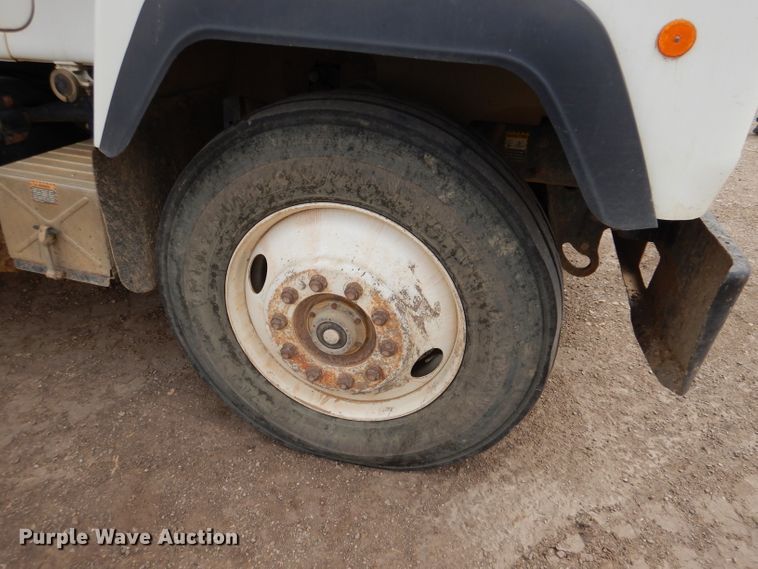 image for item LJ9955 1993 Mack RD690S  dump truck