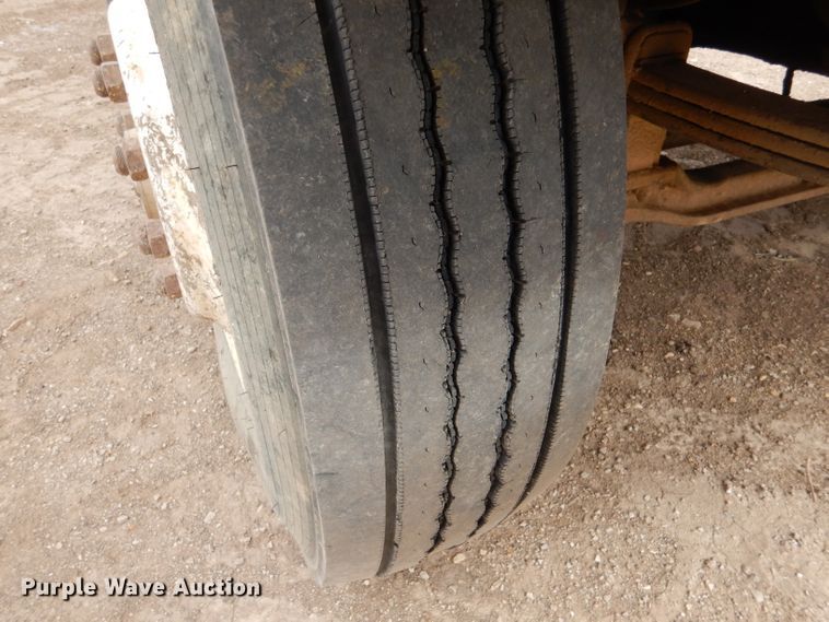 image for item LJ9955 1993 Mack RD690S  dump truck