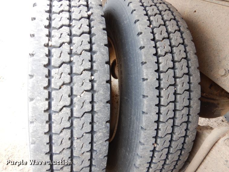 image for item LJ9955 1993 Mack RD690S  dump truck