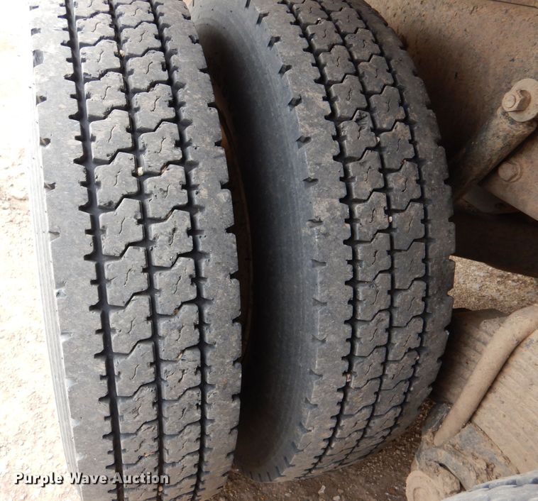 image for item LJ9955 1993 Mack RD690S  dump truck