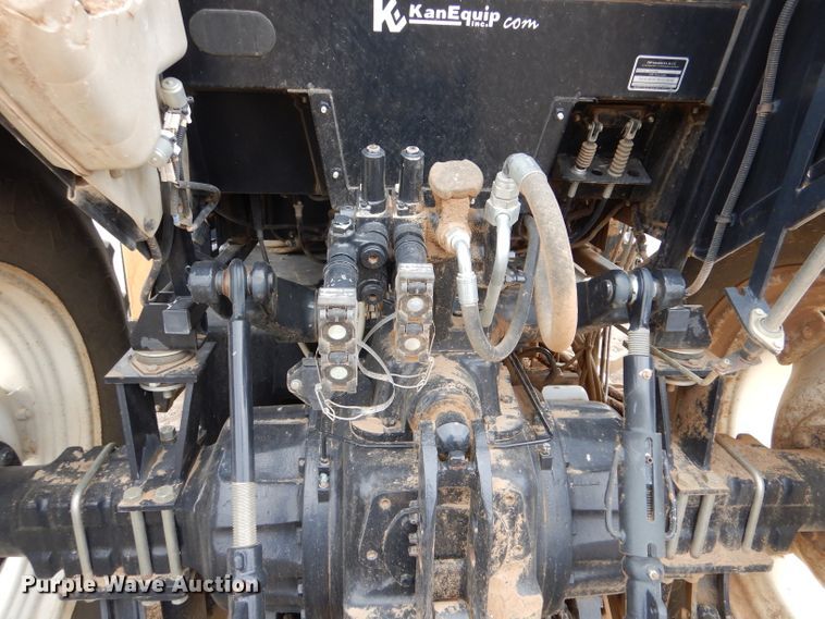 image for item LJ9956 2014 New Holland TS6.110  MFWD tractor