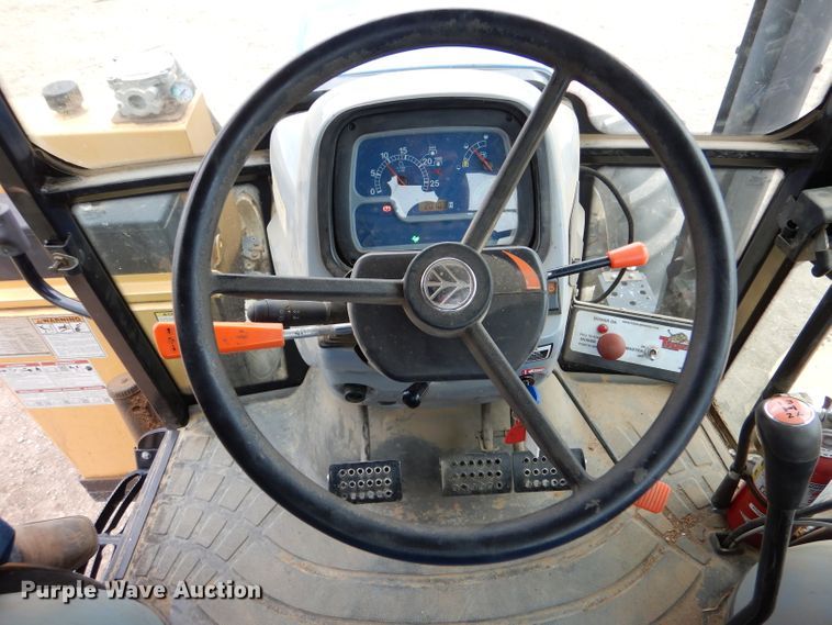 image for item LJ9956 2014 New Holland TS6.110  MFWD tractor