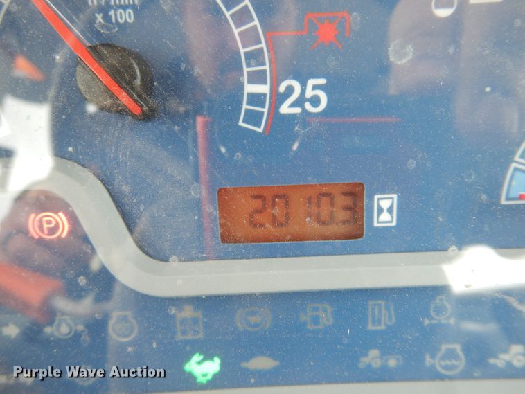 image for item LJ9956 2014 New Holland TS6.110  MFWD tractor