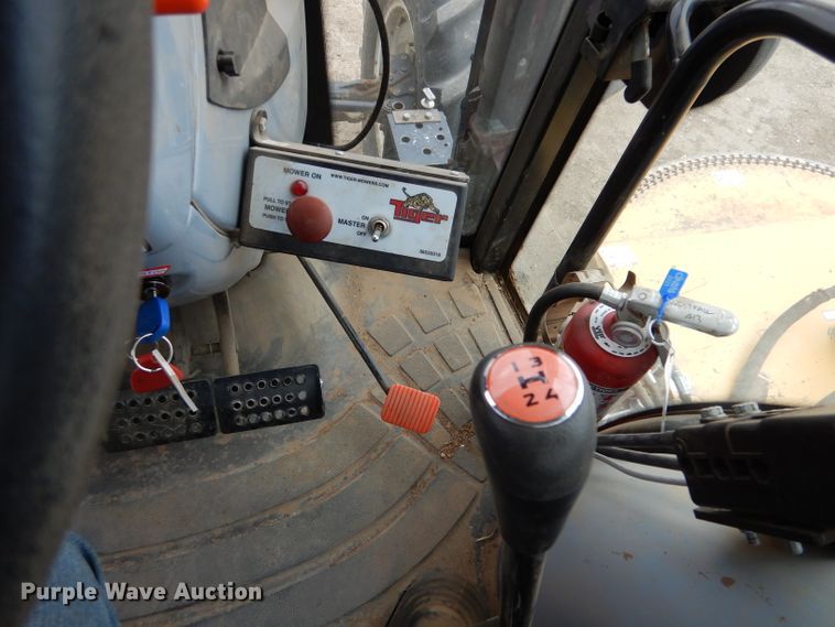 image for item LJ9956 2014 New Holland TS6.110  MFWD tractor