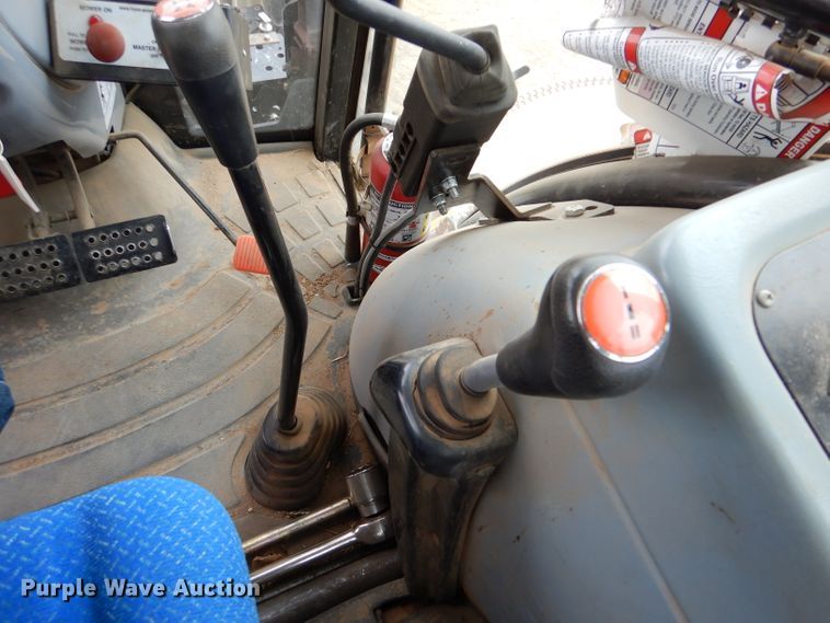 image for item LJ9956 2014 New Holland TS6.110  MFWD tractor