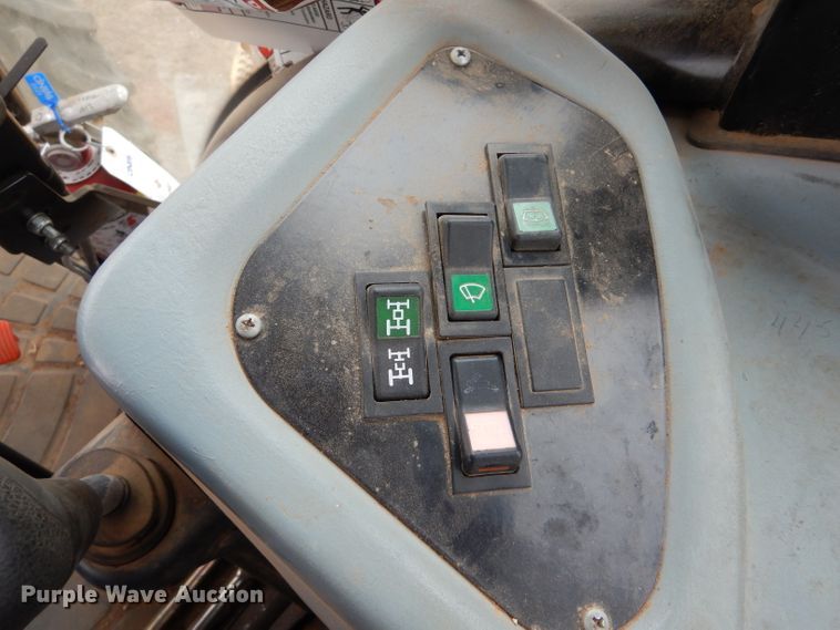 image for item LJ9956 2014 New Holland TS6.110  MFWD tractor