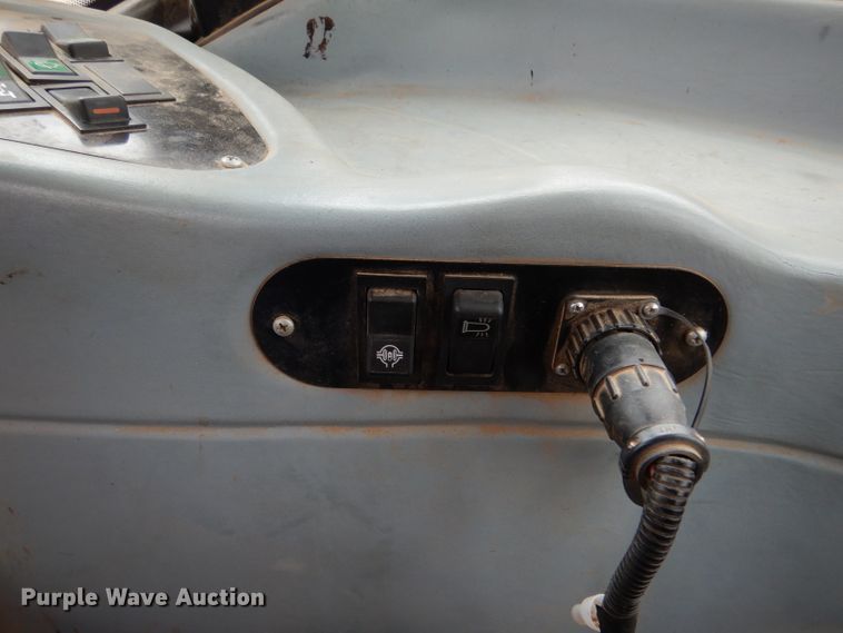 image for item LJ9956 2014 New Holland TS6.110  MFWD tractor