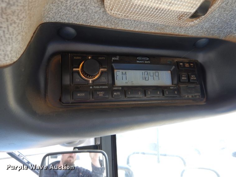 image for item LJ9956 2014 New Holland TS6.110  MFWD tractor