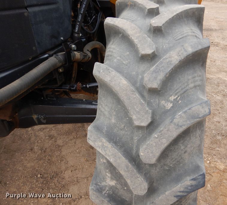 image for item LJ9956 2014 New Holland TS6.110  MFWD tractor