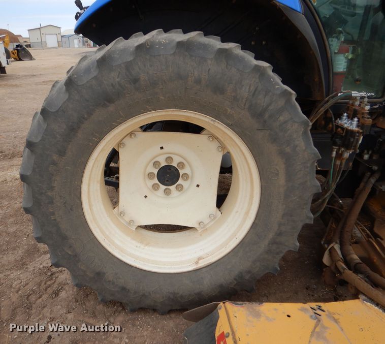 image for item LJ9956 2014 New Holland TS6.110  MFWD tractor