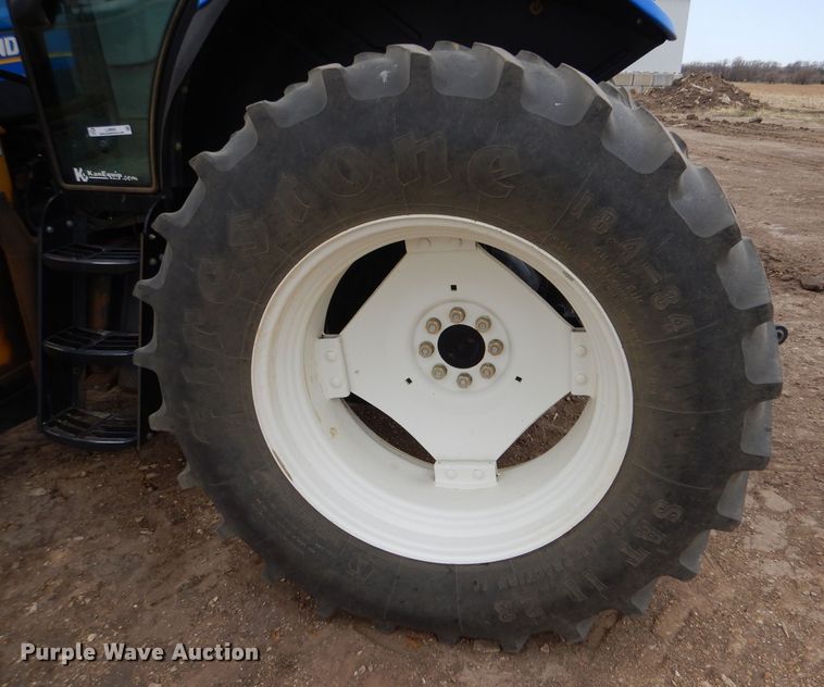 image for item LJ9956 2014 New Holland TS6.110  MFWD tractor