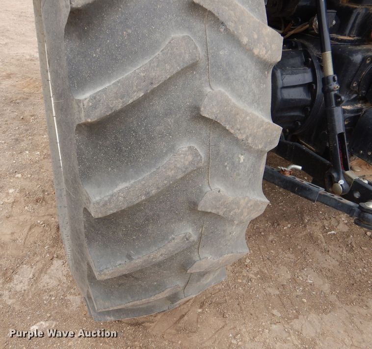 image for item LJ9956 2014 New Holland TS6.110  MFWD tractor