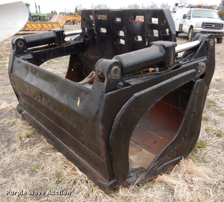 image for item LJ9957 94" W grapple bucket