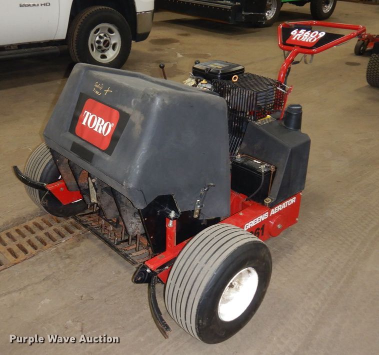 image for item MF9542 2002 Toro 09129  greens aerator