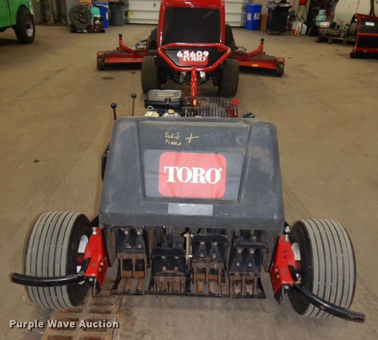 image for item MF9542 2002 Toro 09129  greens aerator