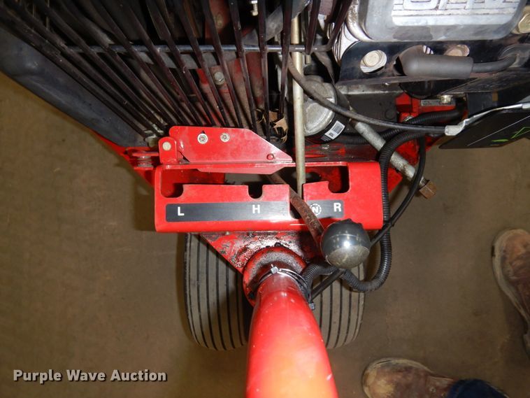 image for item MF9542 2002 Toro 09129  greens aerator